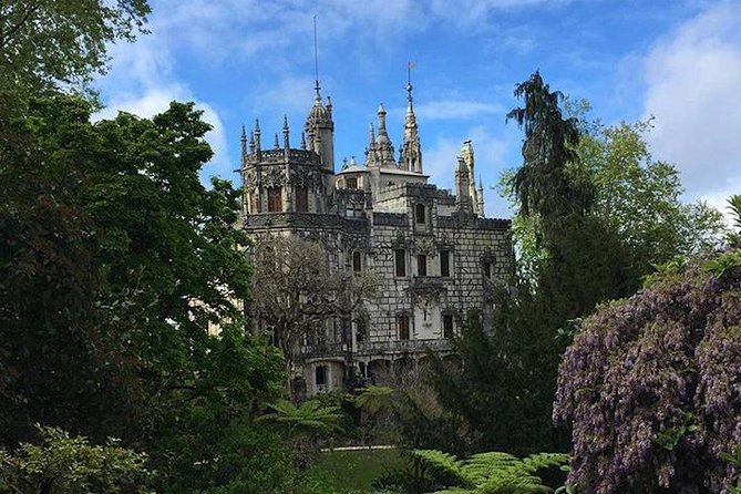 Sintra Jeep Safari - Quinta da Regaleira: half-guided exploring in a 1.5-hour block