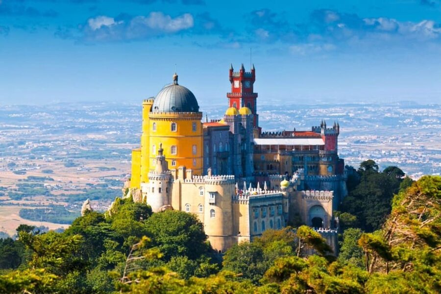 Sintra: Official Public Bus Transport: All Palaces & Castles - Pena Palace and the Moorish Castle area: your main first climb