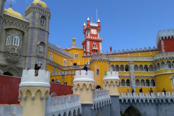 Sintra Private Tour from Lisbon - Praia Grande Lunch: Sea Views and Food That Breaks the Crowds