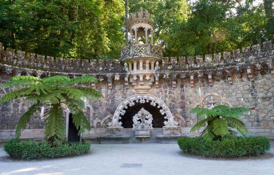 Sintra: Quinta da Regaleira E-Ticket and Audio Guide - The audio guide stops that hit hardest: grottoes, chapel, and sculptures
