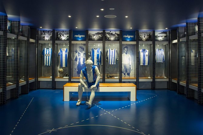 Skip the Line: FC Porto Museum & Tour - Languages, app support, and optional audio guides