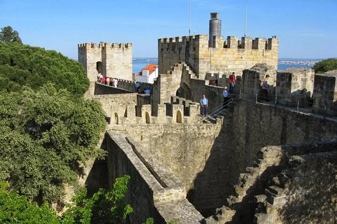 Skip the Line Ticket Castelo de S. Jorge - Meet the Coordinator at Travessa do Chão da Feira (Not at the Castle)
