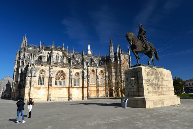 Small Group Tour to Fátima, Batalha, Nazaré and Óbidos from Lisbon - Óbidos Medieval Walks and Ginja de Óbidos