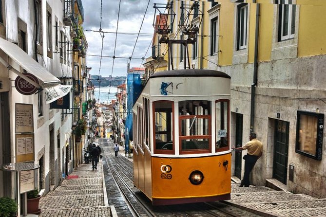Special Guided Tour of Tuk Tuk Lisbon Historic 2 Hours - How a 2.5-hour tuk-tuk route fits Lisbon’s real geography