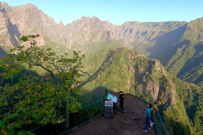 Sunrise Tour @ Pico Do Areiro | Half Day 4x4 Tour - The mountain drive out of Funchal: where the guide sets you up