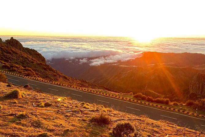 Sunrise Transfer To Pico Do Arieiro, Hike To Pico Ruivo & Return From Teixeira - Weather and Route Changes: How to Keep This Day Smooth