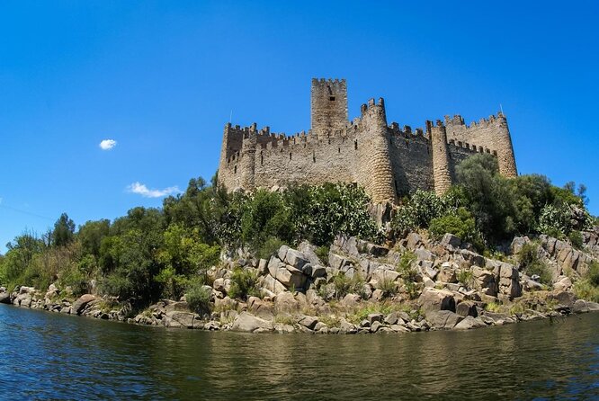 Templar Tour Convent of Christ & Almourol Castle from Lisbon - Entering Almourol Castle From the Tagus by Boat