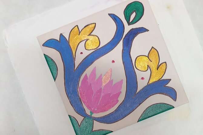Tile Painting and Cocktails in Downtown Porto - Cocktails and painting in the same chair: why the drink pairing works