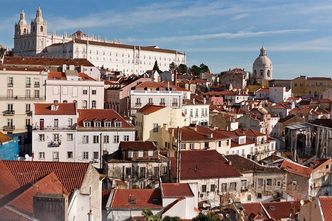 Tour del Castillo y Alfama - The 4:00 pm start: a smart way to walk Alfama