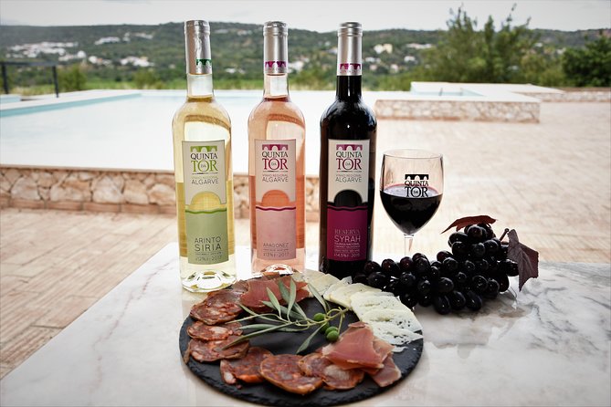 Tour & Wine tasting - Authentic Algarve Flavours by Quinta da Tôr - The view and the pool: why people keep bringing up the infinity-style setting
