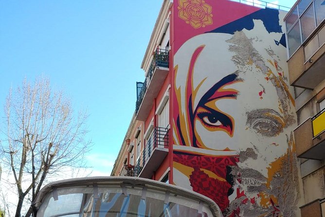 Tuk Tuk Lisbon: Exploring Urban Art - Pickup, meeting points, and what the private setup means