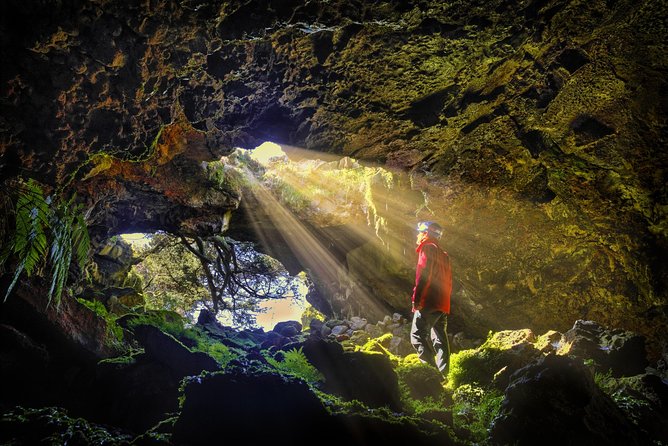 UNDERGROUNDTOUR (Full Day Private Tour) - Entering Lava Tubes and Volcanic Cave Systems