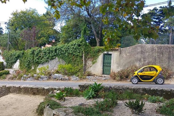 Unforgettable Sintra Tour E-CAR GPS audio-guided route that informs and entertains! - How the team support actually shows up on the road
