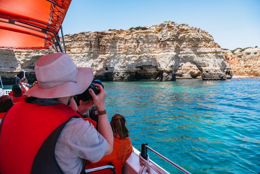 Vilamoura: Benagil Cave Boat Tour with Entry - Boat size changes: what winter and crowd levels can mean