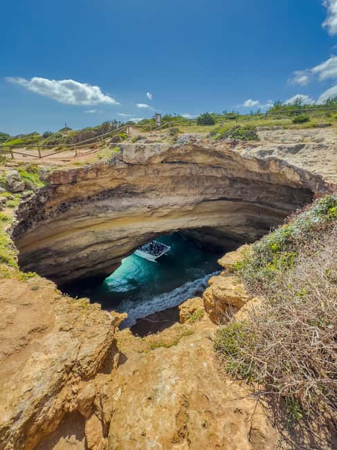 Vilamoura: Benagil Cave Quest Boat Tour - Choosing your seat and handling choppy water moments