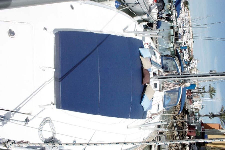 Vilamoura: Coastal Cruise on a Luxury Sailing Yacht - Your signature photo stop: Falésia Beach clay formations