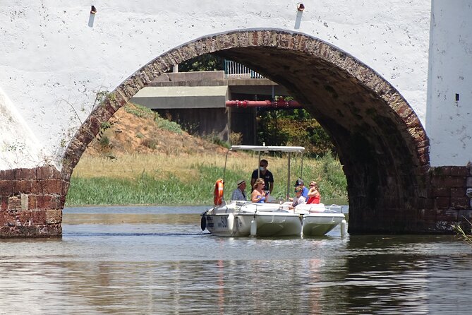 Visit Silves & Explore the Arade River | Eco-Friendly Solar Boat - Arriving in Silves: why the stop works so well