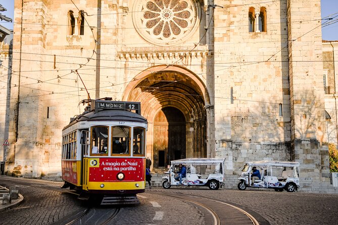 Welcome Lisbon Tour with Local Guide in Private Eco Tuk Tuk - Electric tuk-tuk value for first-time Lisbon planning